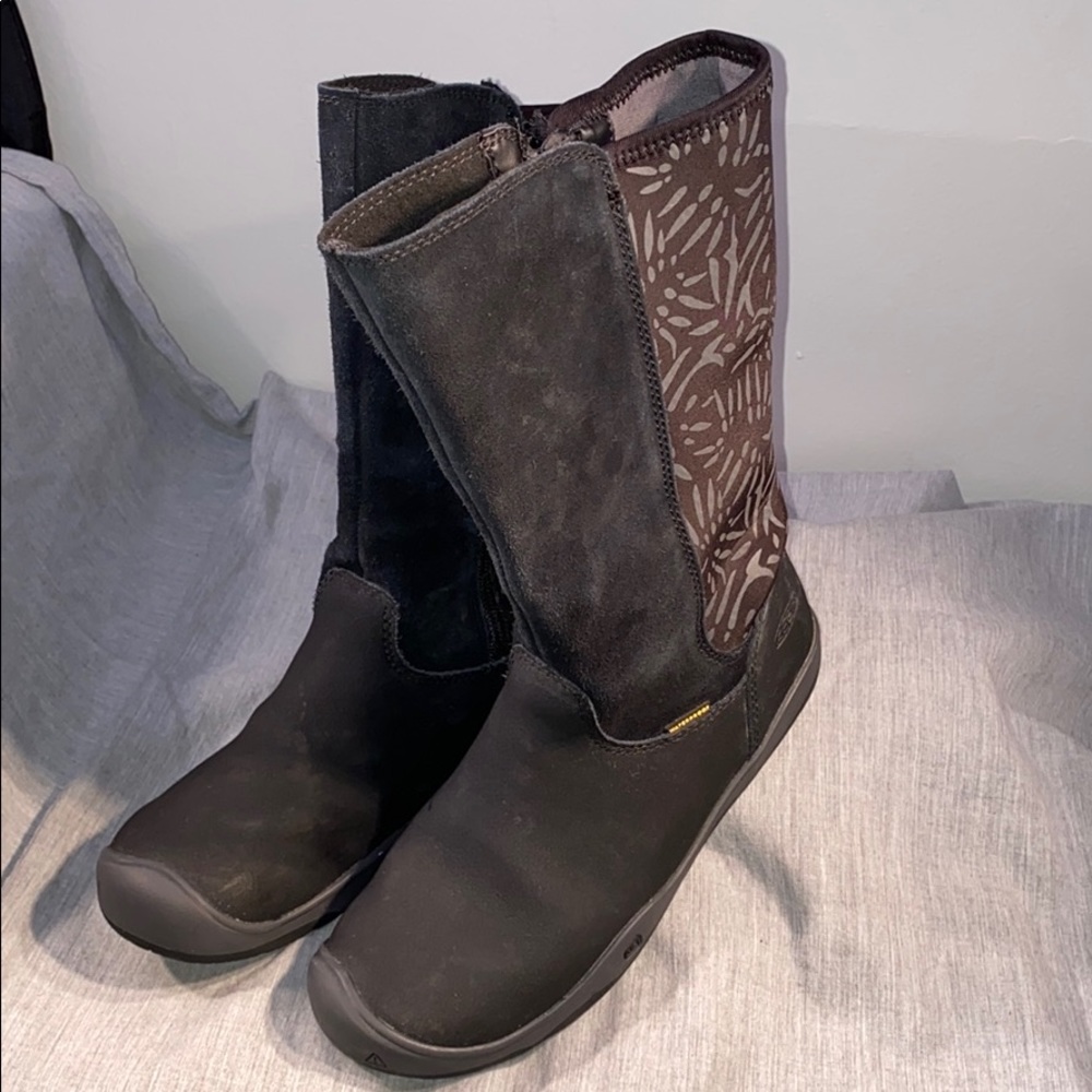 Keen Moxie Black Boots Waterproof Size 4